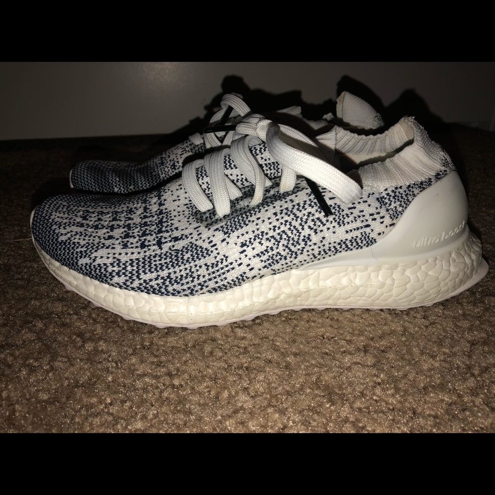 Adidas UltraBoost Uncaged White & Navy - Picture 3 of 6